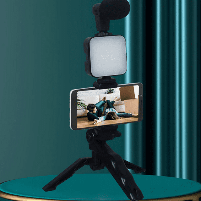 Mnm Box Deals | Vlogging Camera Kit With Led Light Vlogging Camera Kit with LED Light - Image 2