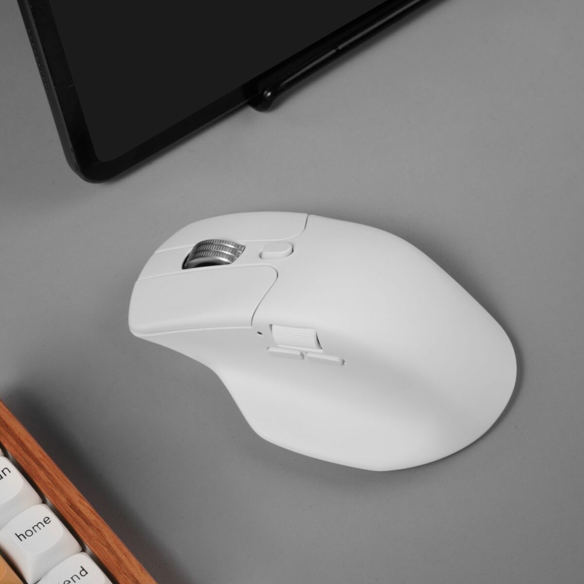 Mnm Box Deals | Keychron M6Sb72 1K Wireless Mouse (Bt/2.4Ghz/Wired) With Huano Silent Micro Switch And Premium Wheel - White Keychron M6SB72 1K Wireless Mouse (BT/2.4GHz/Wired) with Huano silent Micro switch and premium wheel - White - Image 4